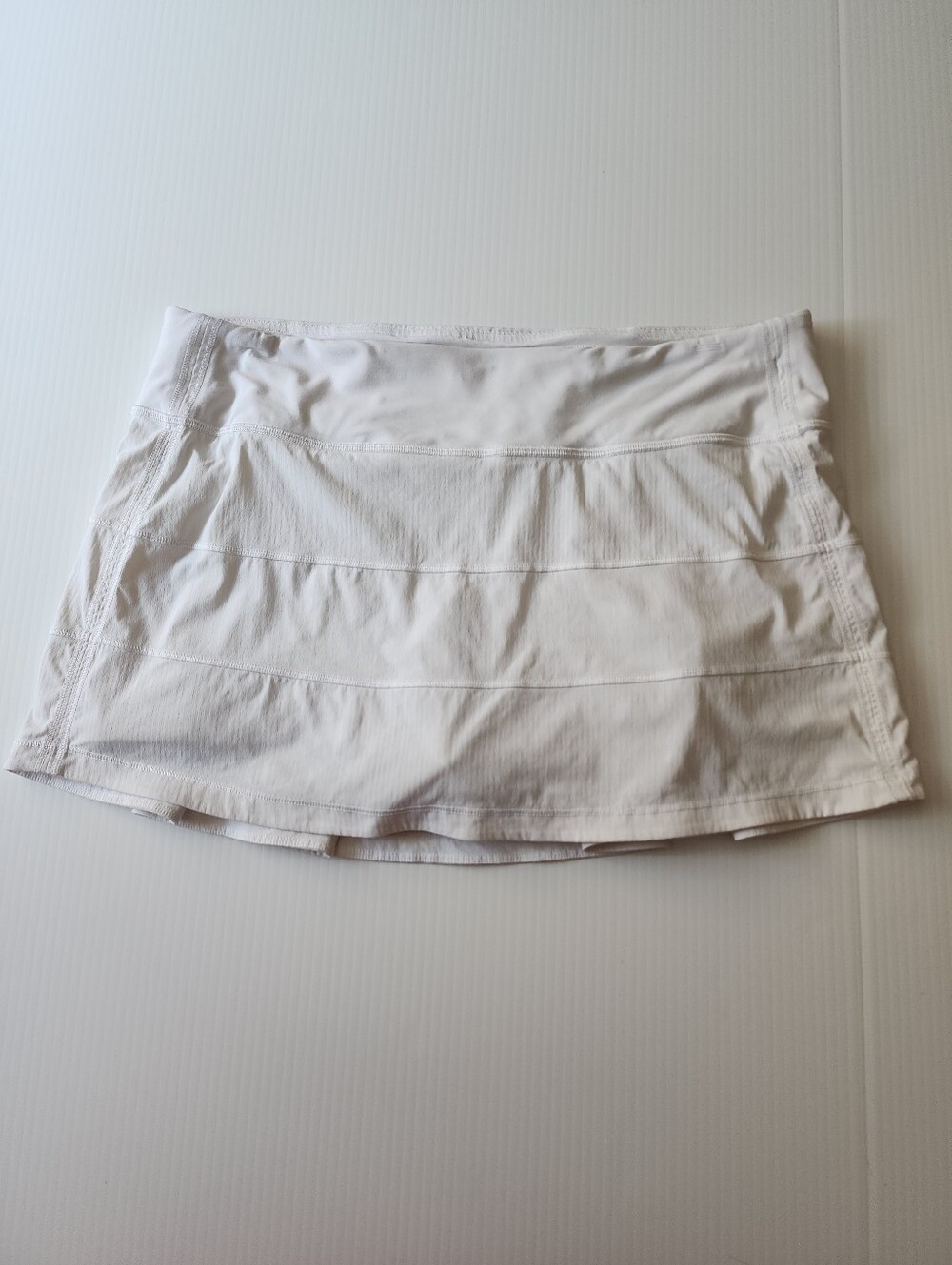Lululemon Pace Rival skirt - Sz 8 - 13in Length